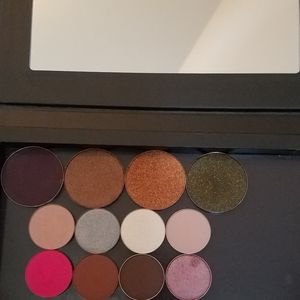 NEW LOWER PRICE!  Magnetic Palette with various shadows